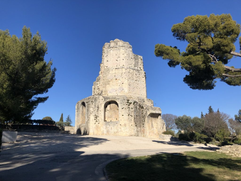 Nimes Tour Magne