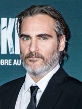 https://www.allocine.fr/personne/fichepersonne_gen_cpersonne=21376.html