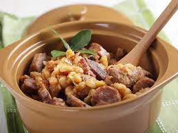Manger un cassoulet de Toulouse est une étape obligatoire lors de la découverte de la ville.